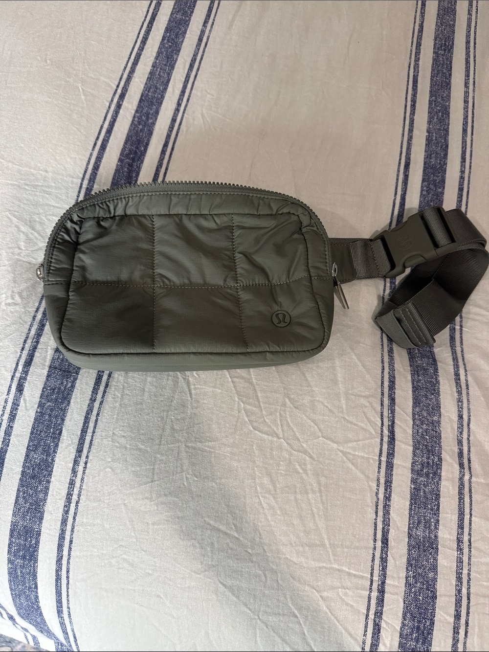 Lululemon Large Belt Bag - Picture 2 of 9